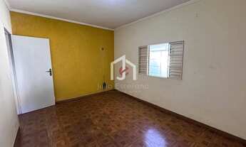 Imagem 6: Casa com 4 dormitórios sendo 1 suíte no bairro Vila Marly em Taubaté