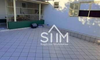 Imagem 2: Casa com 3 dormitórios, sendo 1 suíte, com piscina à venda, 109 m² por R$ 650.000,00 - Pr