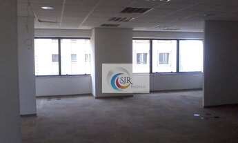 Imagem 7: Sala comercial de 142 m², com 5 vagas de garagem, piso elevado, ar condicionado central. E