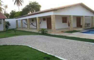 Imagem 2: Excelente casa com 4 quartos sendo 2 suítes (Jardim e Piscina