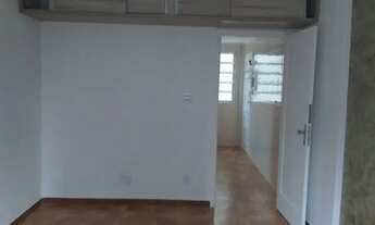 Imagem 7: Kit Net na praia do José Menino em Santos SP (mosca branca