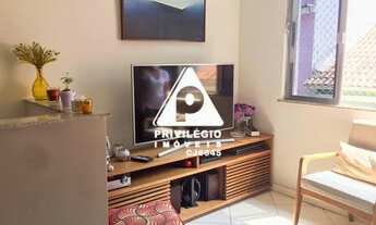 Imagem 2: Em Botafogo, excelente casa em vila charmosa: são 2 quartos, cozinha planejada e área exte