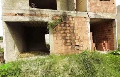 Imagem 3: Casa duplex em construção no Mendanha