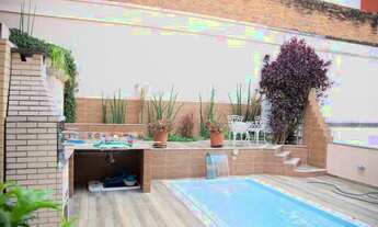 Imagem 2: Oportunidade única de morar em uma belíssima casa na quadra da praia de Icaraí! Casa de vi