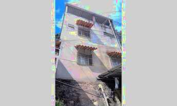 Imagem 2: Casa com Três quartos e cobertura!!!