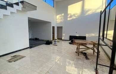 Imagem 3: Casa de condomínio para venda possui 338 metros quadrados com 4 quartos