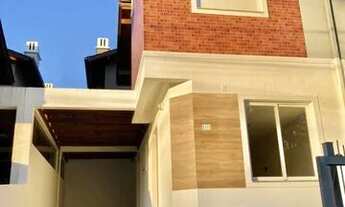 Imagem 2: Sobrado para Venda em Nova Petrópolis, Vila Germânia, 2 dormitórios, 1 banheiro, 1 vaga