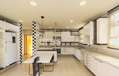 Imagem 7: Casa de condomínio sobrado para venda possui 547 metros quadrados com 3 quartos