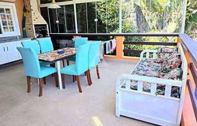 Imagem 8: Luxuosa Casa Triplex em Condomínio com Infraestrutura Completa em Itaipava!