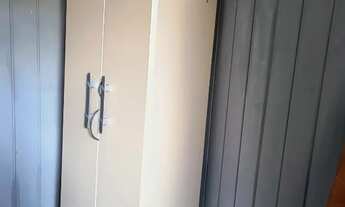 Imagem: Aluga se quarto para homens solteiros no