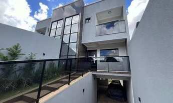 Imagem 2: Casa com 3 Quarto(s) e 4 banheiro(s) para Alugar, 200 m² por R$ 5500 / Mês