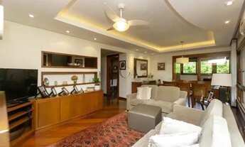 Imagem 3: Apartamento reformado com churrasqueira e duas vagas em Porto Alegre