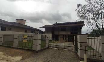 Imagem 2: Casa residencial com 4 quartos para alugar por R$ 2600.00, 180.00 m2 - COMASA - JOINVILLE