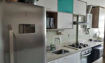 Imagem 4: Imóvel de 2 quartos com suíte, varanda e vaga de garagem no Pechincha com armários em todo