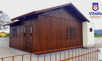 Imagem 2: Duas casas recém construídas localizada em Imbituba, situada no bairro Sambaqui