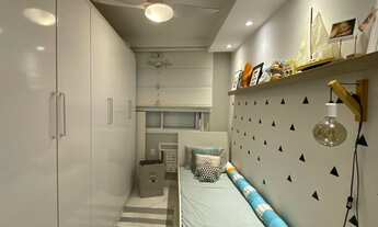 Imagem 7: Anil, 3 quartos finamente decorado