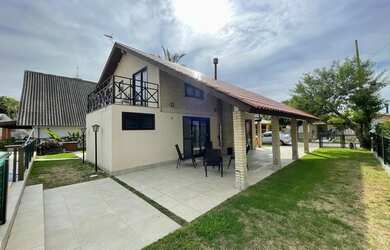 Imagem 4: AMPLA CASA DE DOIS PISOS A VENDA NO CONDOMÍNIO VILA SUIÇA COM PISCINA PRÓXIMO A LAGOA COM