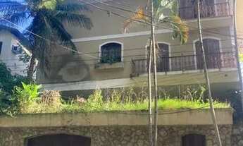 Imagem: Oportunidade - Ampla casa em área nobre