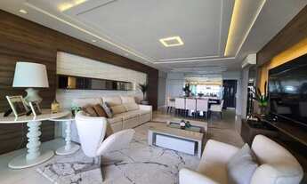 Imagem 5: Apartamento para venda com 225 metros quadrados com 4 quartos