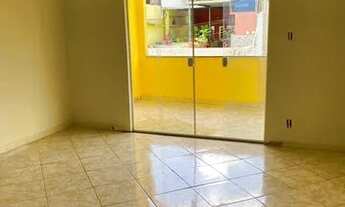 Imagem 3: Casa amarela Casa com 2 dormitórios