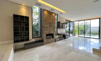 Imagem 4: Casa de condomínio sobrado para venda possui 390 metros quadrados com 7 quartos