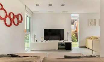 Imagem 4: Casa em muro alto