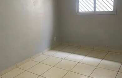 Imagem 3: Casa sozinha no lote com garagem