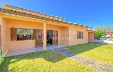 Imagem 3: Excelente casa no centro de Balneário Pinhal com 2 suítes e piscina