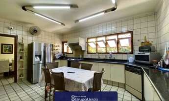 Imagem 6: Casa de condomínio para venda possui 600 metros quadrados com 4 quartos