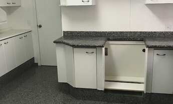 Imagem 2: Apartamento para aluguel possui 160 metros quadrados com 3 quartos em Moema - São Paulo