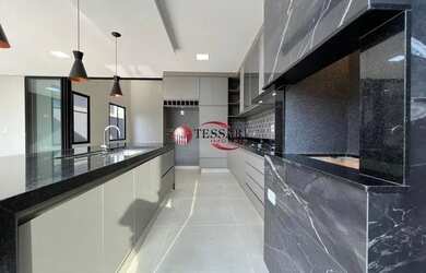 Imagem 7: Casa no Condomínio Recanto do Lago com 246m² de construção, 3 dormitórios com banheiro