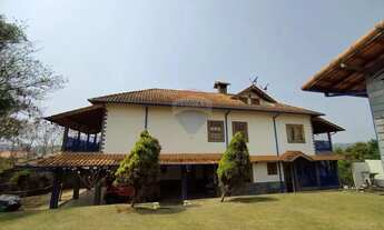 Imagem 4: Residência de Alto Padrão em Lambari - 6 Dormitórios, 2 suítes e área gourmet