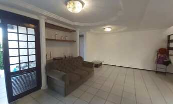 Imagem 4: Casa duplex com quatro quartos sendo três suítes na Sapiranga - 198m²