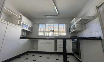 Imagem 7: Casa alto padrão à venda com 260 m² de área construída, projetada para oferecer conforto