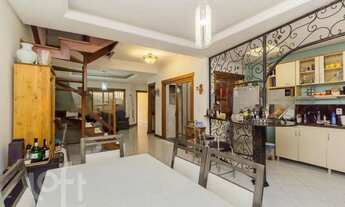 Imagem 2: Casa à venda em Ipanema com 222 m², 3 quartos, 1 suíte, 2 vagas