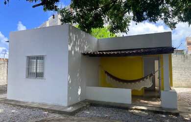 Imagem 7: Aluga-se casa com 2 quartos, sala, cozinha, banheiro e área de serviço