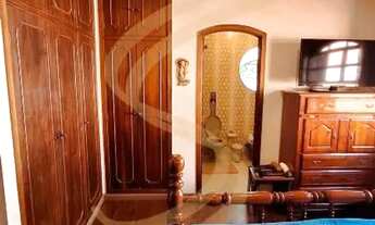 Imagem 2: Oportunidade no Centro: Casa com Edícula e 4 Vagas em Bragança Paulista