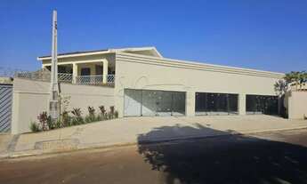 Imagem: Loja de 300m² com 03 banheiros para locação