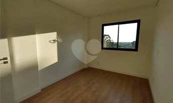 Imagem 7: Duplex para venda possui 185 metros quadrados com 3 quartos em Santo Inácio - Curitiba - P