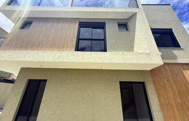 Imagem 3: Sobrado para Venda em Curitiba, Xaxim, 3 dormitórios, 3 suítes, 3 banheiros, 2 vagas