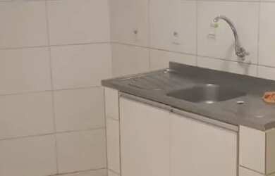 Imagem 5: Kit arrumada, com 35 metros quadrados. Água e Internet Incluso