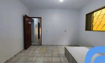 Imagem 7: Uma linda cada de 185 m² com 04 quartos, no Village Santa Rita em Goiânia para locação. Si