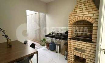 Imagem: Casa à venda, 2 quartos, 1 suíte, 2 vagas