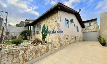 Imagem: Casa c/5 dormitórios (1 suíte), edícula