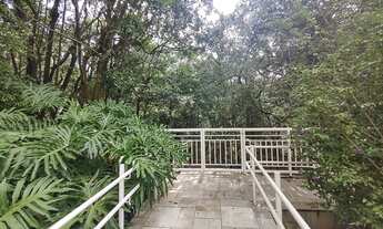 Imagem 4: Apartamento mobiliado com um quarto e uma vaga para aluguel