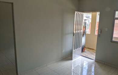 Imagem 7: Vendo 3 casas em Brás de Pina