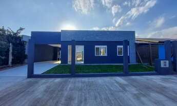 Imagem 1: Casa 3 dormitórios com piscina a menos de 500m do mar