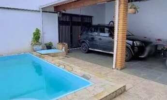 Imagem: Casa em Itapuã - Com 2/4 e Piscina. - Oportunidade