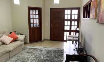 Imagem 2: Casa charmosa c piscina churrasqueira 3quartos/ban. 1 suite condominio fechado