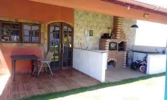 Imagem 2: 2 casas com piscina e energia solar